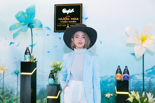 Phạm Hương ra dáng hoa hậu, cùng Châu Bùi và Bích Phương xử gọn “thử thách tươi mát” - 5