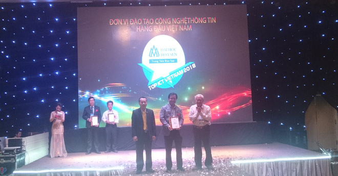 Trung tâm Đào tạo ĐH Hoa Sen đạt giải TOP ICT Việt Nam 2018 - 2