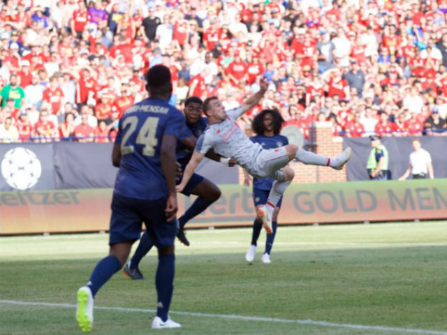 Shaqiri ghi "xe đạp chổng ngược" như Ronaldo: Xé lưới MU, Salah lo sợ