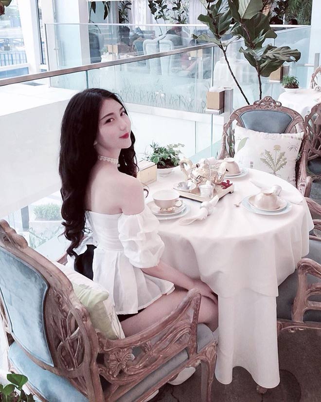 "Bỏng mắt" ngắm tiểu thư nhà giàu tận hưởng kỳ nghỉ hè xa xỉ - 5