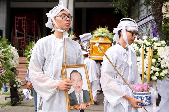 Vợ con, đồng nghiệp rơi lệ nhìn mặt NSƯT Thanh Hoàng lần cuối - 8