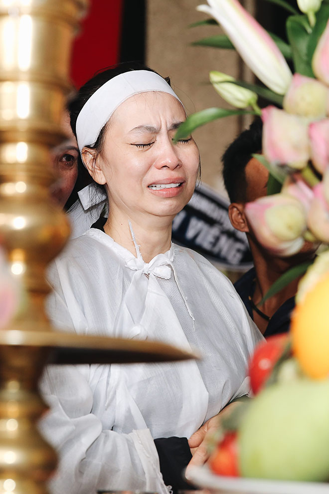 Vợ con, đồng nghiệp rơi lệ nhìn mặt NSƯT Thanh Hoàng lần cuối - 6