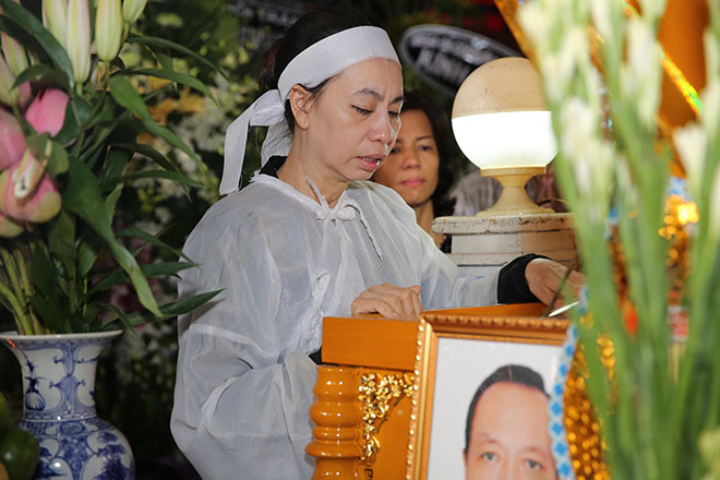 Vợ con, đồng nghiệp rơi lệ nhìn mặt NSƯT Thanh Hoàng lần cuối - 5