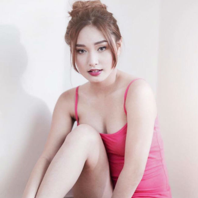 Gương mặt của mỹ nhân 1998 này được nhận xét là có thần thái của một hoa hậu trong tương lai.