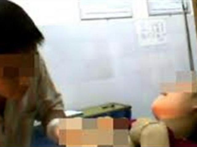 Pháp luật - Nóng trong tuần: Điều dưỡng viên hiếp dâm nữ bệnh nhân 57 tuổi đang hôn mê