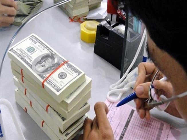 Giá USD tự do tăng đột biến - 1