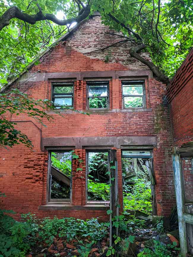 Hòn đảo đáng sợ nhất New York, nơi không ai được phép đặt chân tới - 2