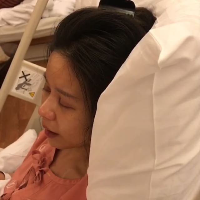 Danh ca Thái Lan thập tử nhất sinh vì nâng ngực, đòi bồi thường 14 tỷ - 4