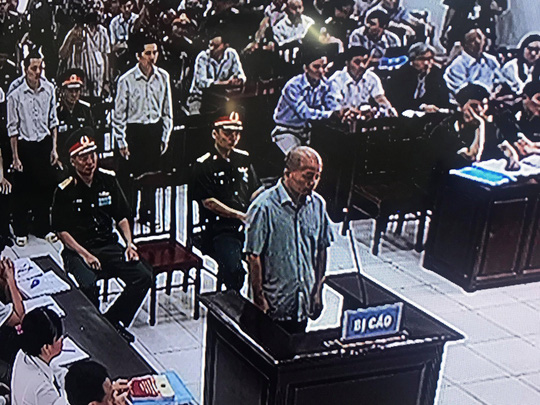 Hình ảnh đầu tiên từ phiên tòa xét xử Út &#34;trọc&#34; - 7
