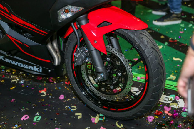 2018 Kawasaki Ninja 250 lên kệ, vừa tiền dân chơi môtô - 6