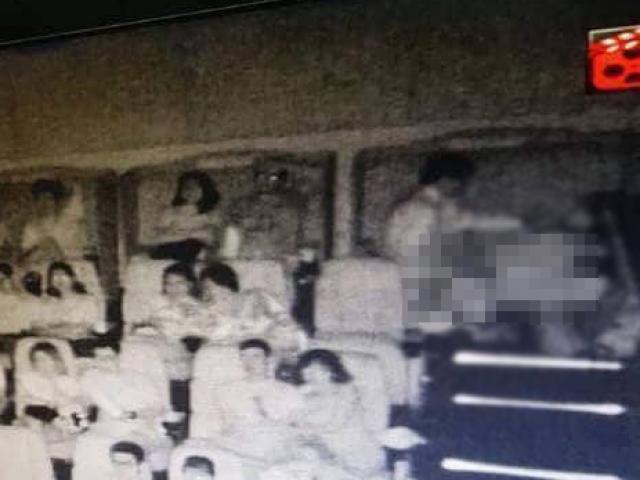 Phim - Đình chỉ người phát tán ảnh cặp đôi "yêu" ngay trong rạp Việt