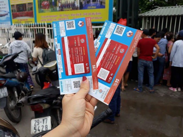 Săn vé xem dàn sao U23 Việt Nam và HLV Park Hang Seo: Phe vé “ôm hàng” - 1