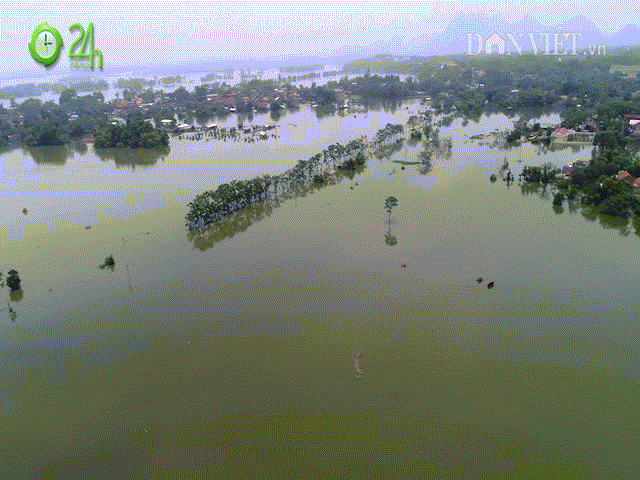 Flycam: Toàn cảnh "túi nước" khổng lồ trên đê sông Bùi ở rốn lũ Chương Mỹ