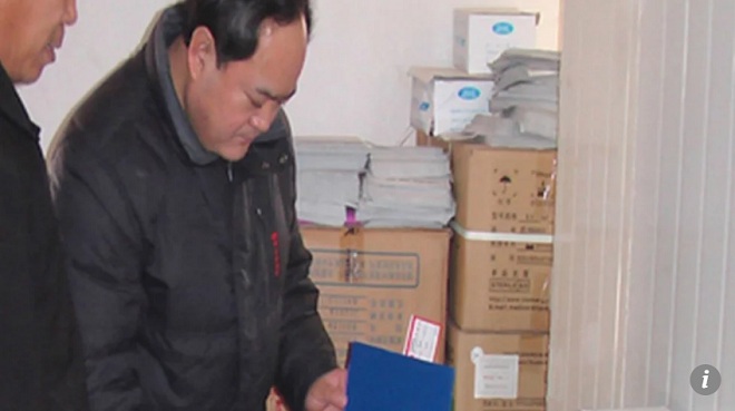 Quan chức Trung Quốc đứng đầu vụ bê bối vắcxin giả tự tử - 1