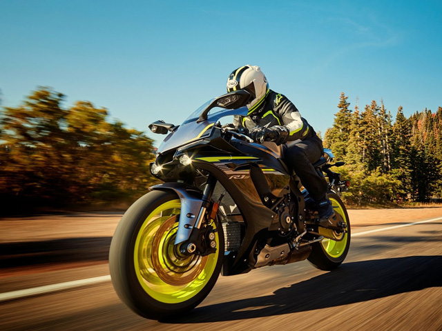 Thế giới xe - Ra mắt Yamaha YZF-R1S 2018 giá 349 triệu đồng, đấu BMW S 1000 RR