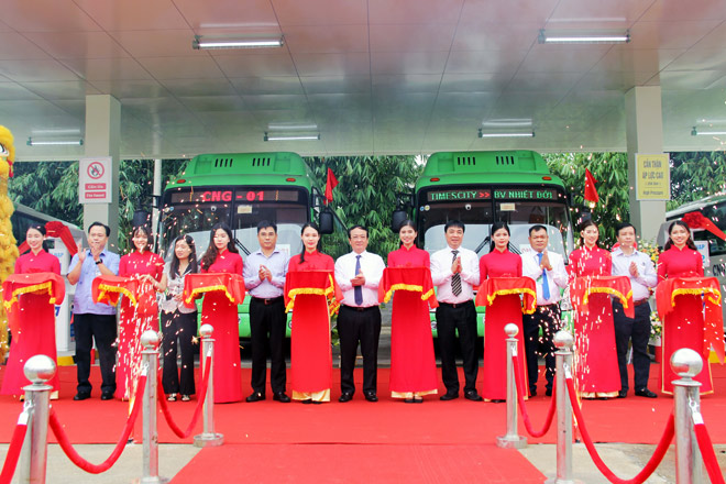 Hà Nội: Những tuyến buýt CNG, sử dụng nhiên liệu sạch đầu tiên đi vào hoạt động - 4