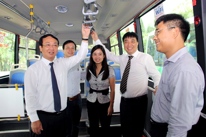Hà Nội: Những tuyến buýt CNG, sử dụng nhiên liệu sạch đầu tiên đi vào hoạt động - 7