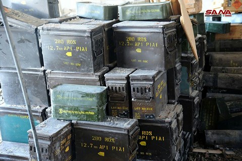 Video: Xem quân nổi dậy Syria tay không đập đá, băng mình qua vòng tròn lửa - 2