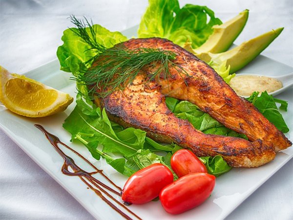 Ăn cá thường xuyên, bạn sẽ thấy 7 lợi ích sức khỏe thần kỳ dưới đây - 1