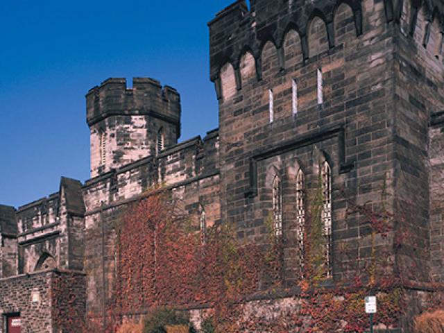 Du lịch - Những tour du lịch "săn ma" chỉ dành cho người can đảm nhất