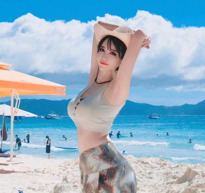 "Búp bê Barbie" nóng bỏng xứ Hàn bị bóc mẽ đã thẩm mỹ 4 lần - 2