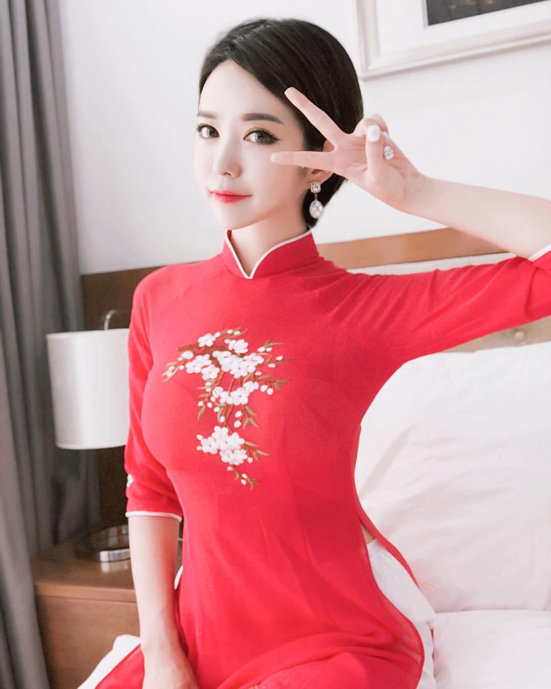 "Búp bê Barbie" nóng bỏng xứ Hàn bị bóc mẽ đã thẩm mỹ 4 lần - 11