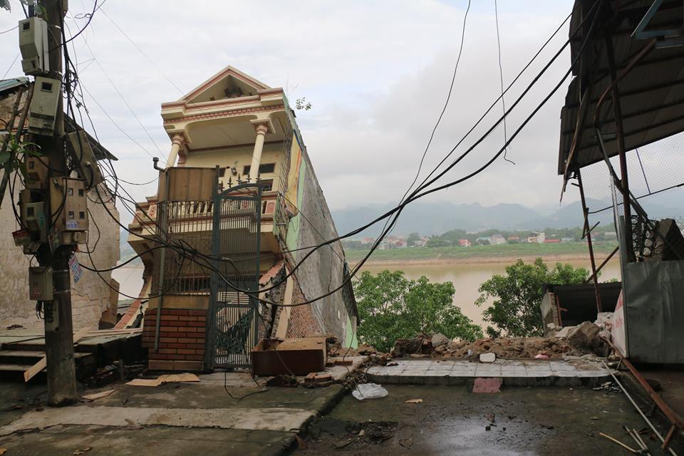 Tìm ra nguyên nhân khiến “hà bá” sông Đà nuốt chửng hàng chục ngôi nhà ở Hòa Bình - 1