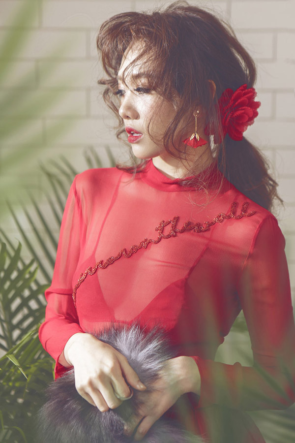 Mặc gợi cảm quá mức nhưng khó ai chê nổi của Hari Won, Hà Hồ... - 2