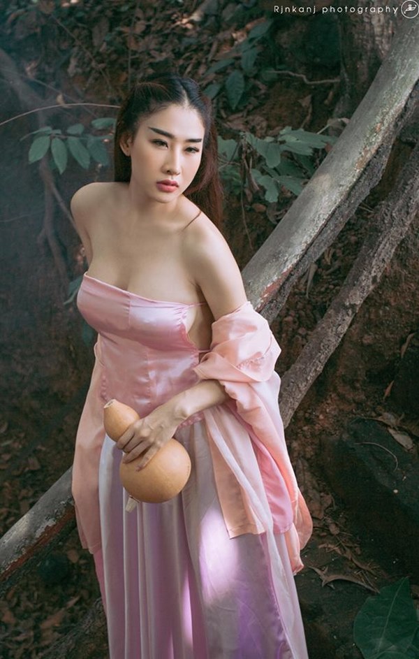 Phong cách khoe đường cong của dàn nữ DJ Việt - 9
