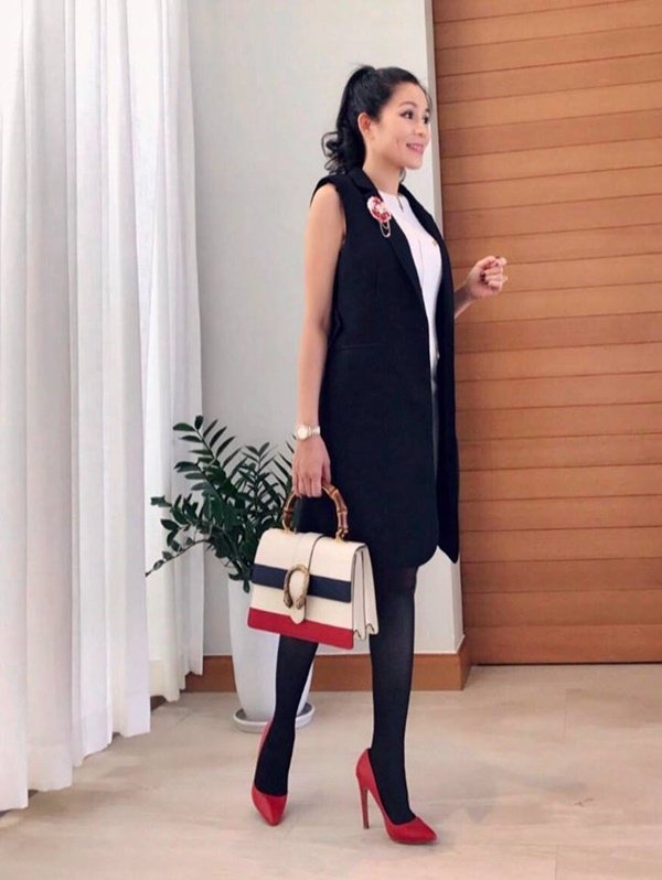 Vợ MC Quyền Linh sang chảnh hết nấc với loạt đồ hiệu - 5