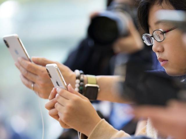 Giáo dục - du học - Quên 5 điều này khi cho con dùng điện thoại, kẻ xấu sẽ có cơ hội gây nguy hiểm