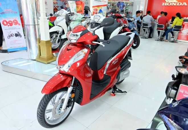 Bảng giá xe máy Honda tháng 8/2018: Xe ga đồng loạt giảm - 1