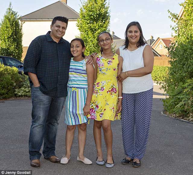 Cặp sinh đôi thông minh hơn cả Einstein khiến ai cũng choáng váng - 2