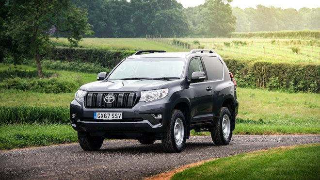 Toyota LandCruiser Prado ra mắt thêm phiên bản chở hàng giá rẻ - 1