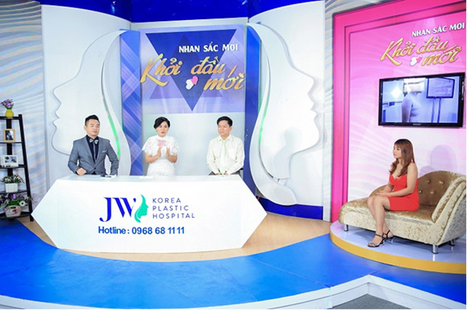 Bà mẹ hai con “lột xác” ngoạn mục với thân hình sexy - 1