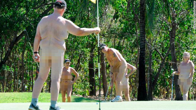 Golf 24/7: Kì quặc 30 nam nữ “lột sạch” tranh tài thú vị - 1