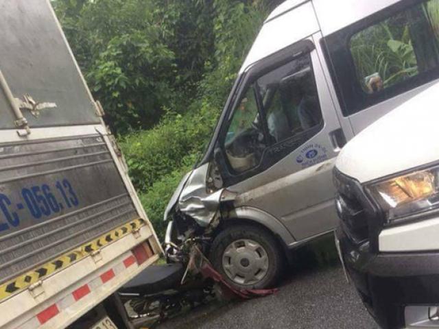 Tin tức trong ngày - Xe máy "đấu đầu" xe khách 16 chỗ, 2 người tử vong