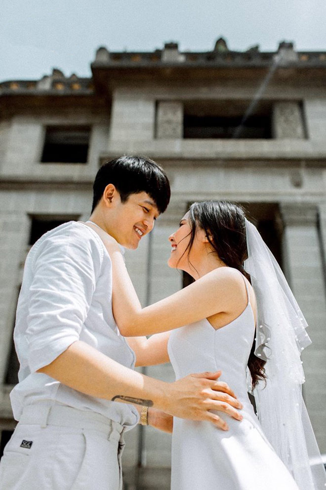 Chú rể khiến dân tình "nổi da gà" khi cất giọng trong đám cưới - 1