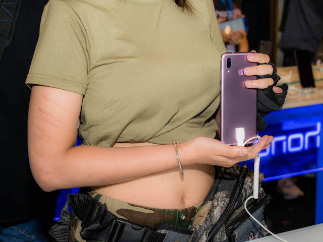 Dế sắp ra lò - "Dế" Honor Play chuyên game sắp lên kệ tại Việt Nam với giá khó tin