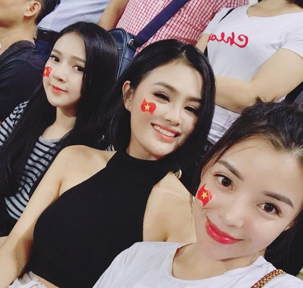 "Đứng hình" với dàn hot girl "thả tim" đêm U23 Việt Nam vô địch - 6