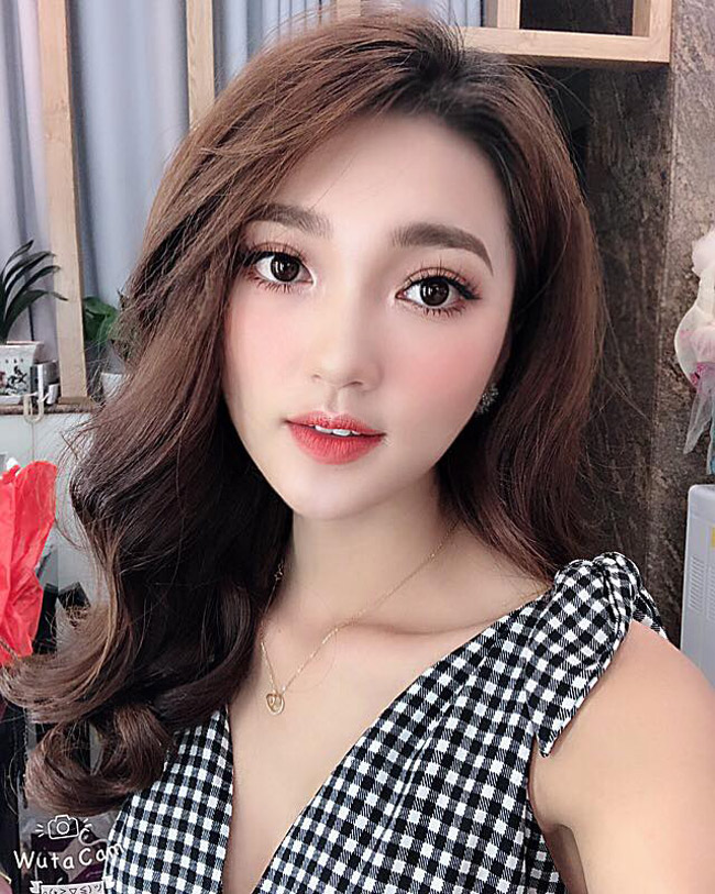 Ngọc Nữ không hổ danh là cô gái có gương mặt đẹp nhất Hoa hậu Hoàn vũ Việt Nam 2017.
