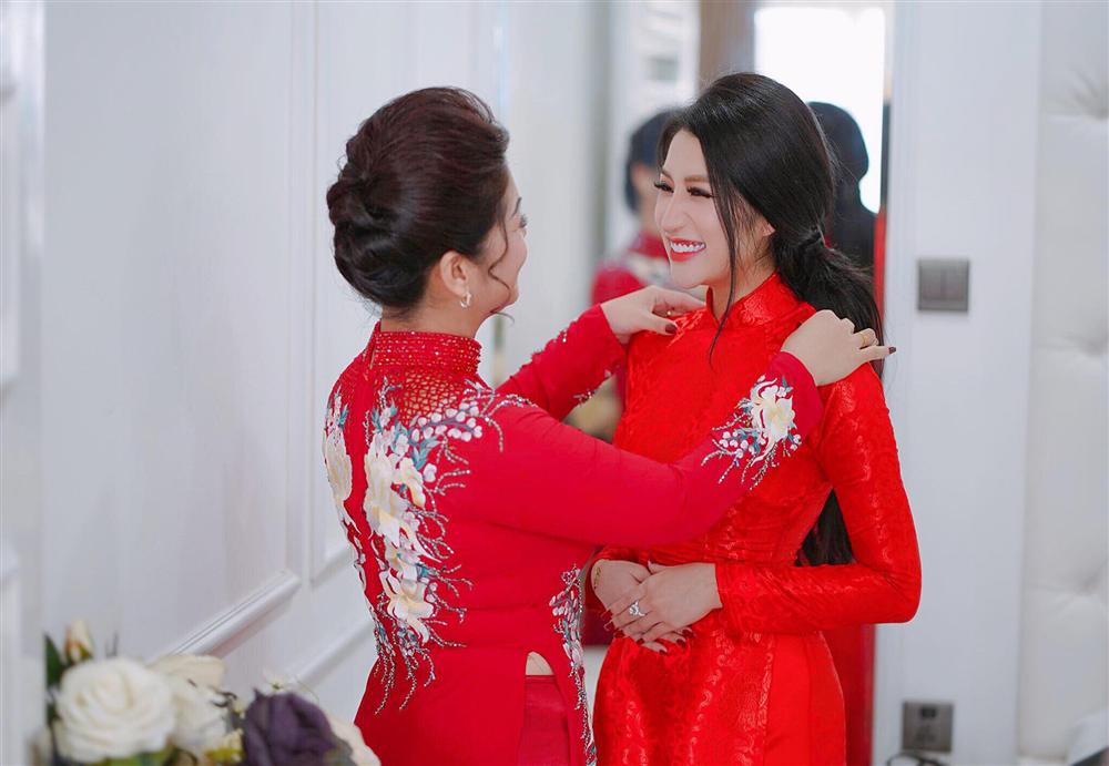 Đám hỏi lộng lẫy của Vân Navy với chồng doanh nhân bất động sản - 7