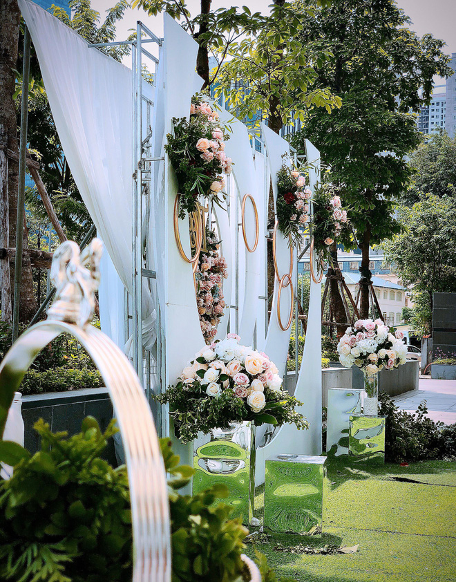 Đám hỏi lộng lẫy của Vân Navy với chồng doanh nhân bất động sản - 4