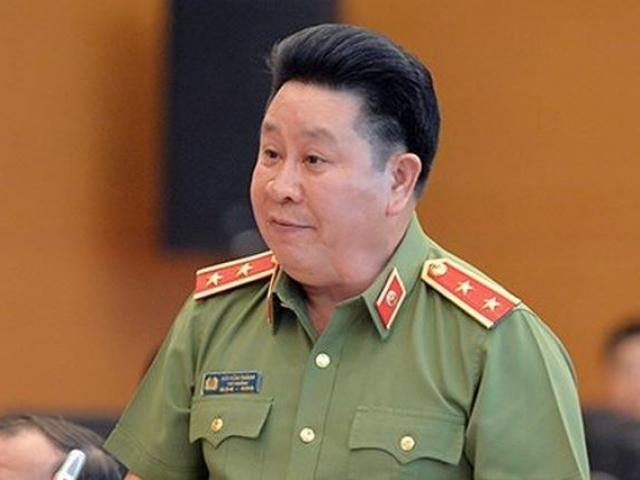 Cách chức thứ trưởng, đề nghị giáng cấp hàm Trung tướng Bùi Văn Thành