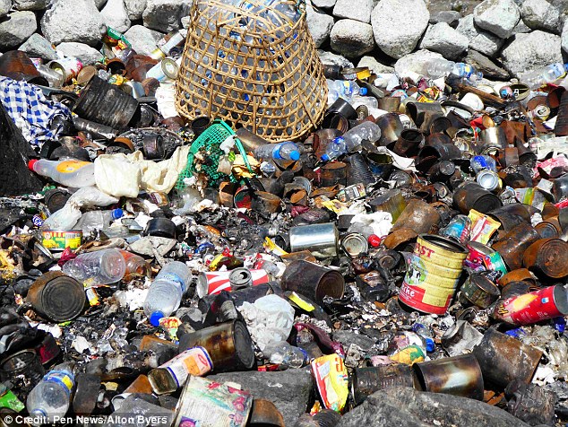 Nóc nhà thế giới cũng không thoát khỏi cảnh bị đồ nhựa "bóp nghẹt" - 2