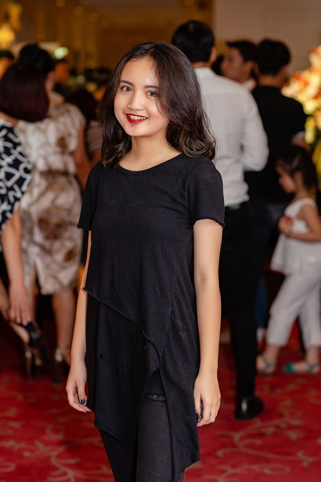 "Giai nhân mới" của Tú Dưa xuất hiện trong bộ cánh gợi cảm hết nấc - 7