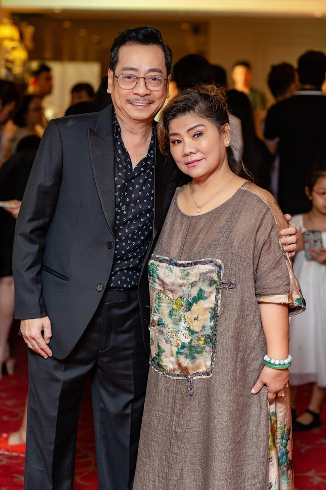 "Giai nhân mới" của Tú Dưa xuất hiện trong bộ cánh gợi cảm hết nấc - 8