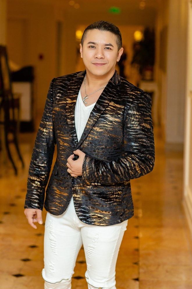 "Giai nhân mới" của Tú Dưa xuất hiện trong bộ cánh gợi cảm hết nấc - 9