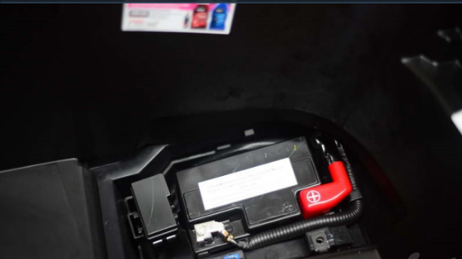 Được thiết kế cho việc sử dụng trong khu vực thành thị 2018 Yamaha Grand Filano Hybrid trang bị động cơ xăng đơn xy-lanh, dung tích 125cc, công nghệ Blue Core, phun xăng điện tử EFI, cộng với mô-tơ phát điện thông minh &#40;Smart Motor Generator&#41;.