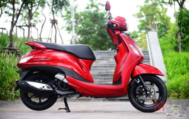 Đi kèm với động cơ là bộ hộp số vô cấp CVT với nút bật/tắt động cơ, công nghệ Blue Core sẽ tối ưu hóa khả năng tiết kiệm nhiên liệu.